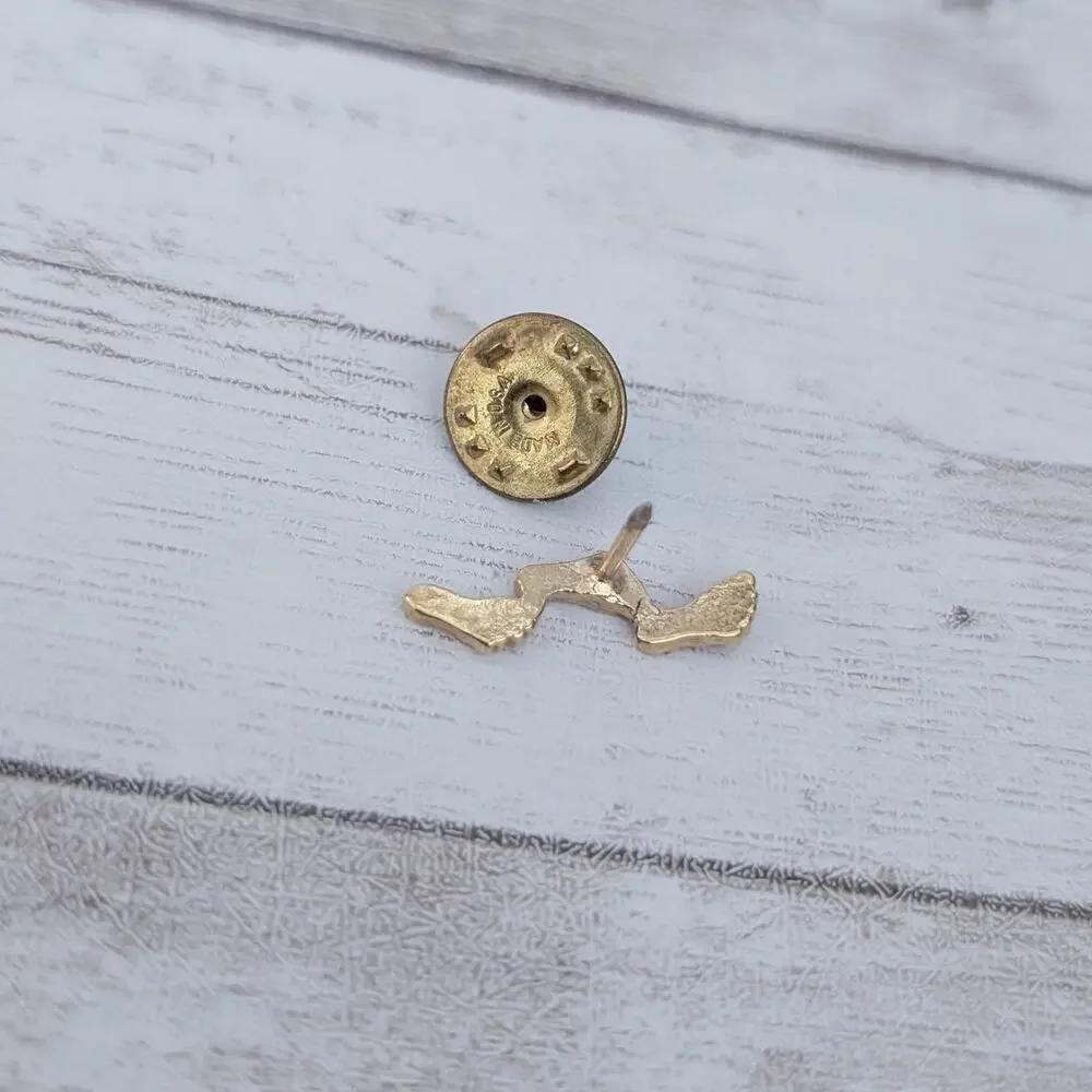Vintage Pin / Brooch Gold Tone Foot Print Trio Footprints In The Sand